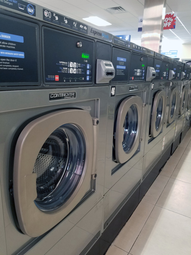 Laundromat in Lake Worth, FL 10th Ave Laundromat Express